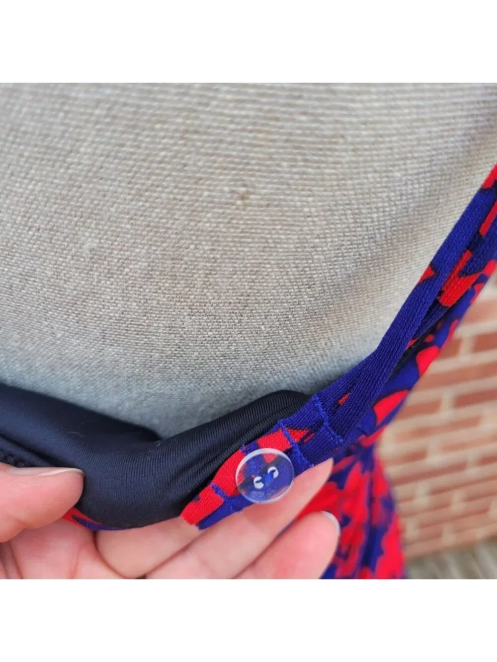 Lands End details adjustable